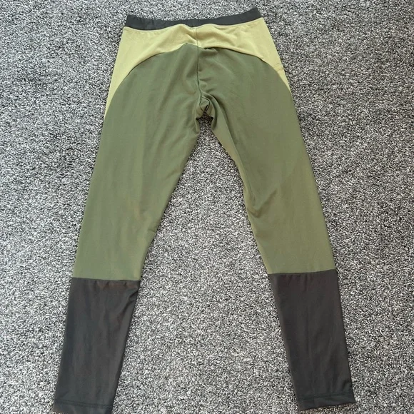 Flag Nor Fail Two-Tone Green and Gray Leggings - Picture 5 of 5